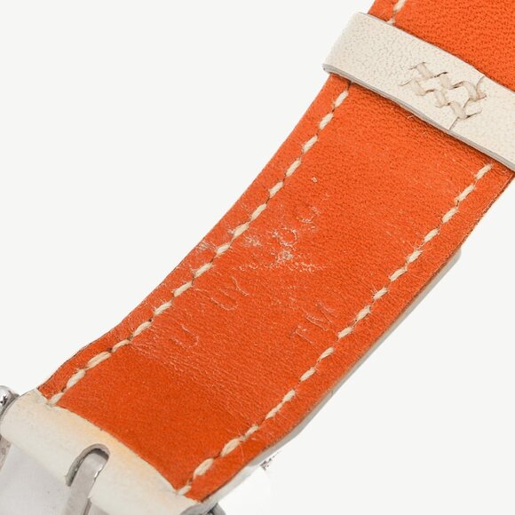 Apple Watch SE with Hermes Blanc Leather Single Tour Band - Picture 7 of 7